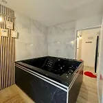 Front De Et Jacuzzi Privatif * Le Barcarès