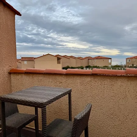 Front De Et Jacuzzi Privatif Villa *