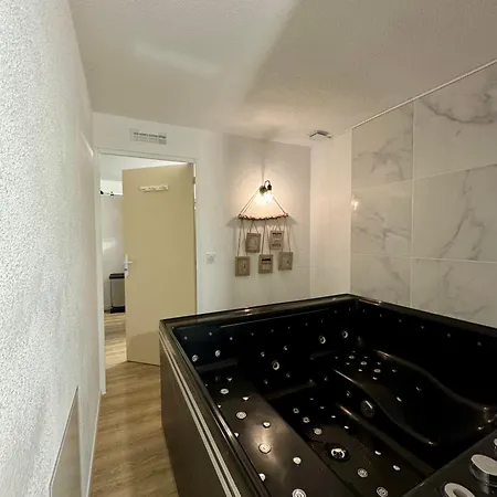 Villa Front De Et Jacuzzi Privatif