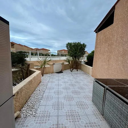Front De Et Jacuzzi Privatif * Le Barcarès