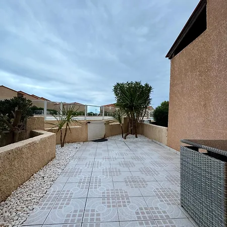 Front De Et Jacuzzi Privatif Villa