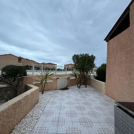 Front De Et Jacuzzi Privatif Villa