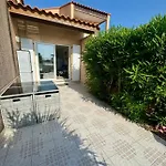 Front De Et Jacuzzi Privatif
