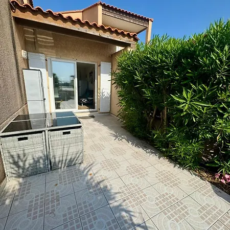 Front De Et Jacuzzi Privatif