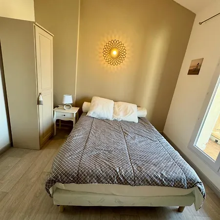 Front De Et Jacuzzi Privatif Villa