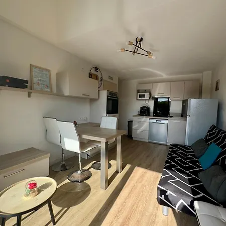 Front De Et Jacuzzi Privatif