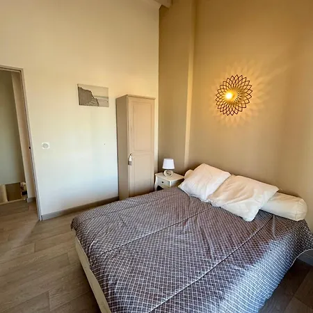 Front De Et Jacuzzi Privatif *