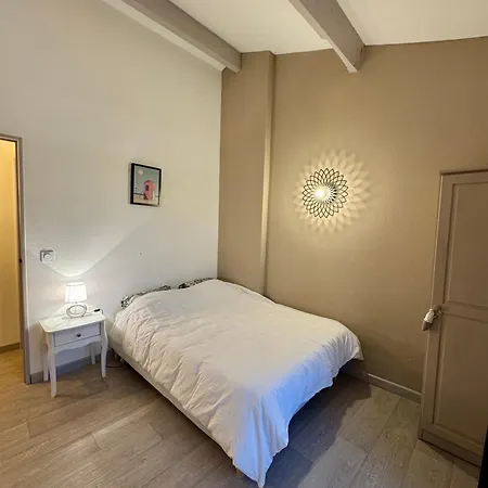 Front De Et Jacuzzi Privatif